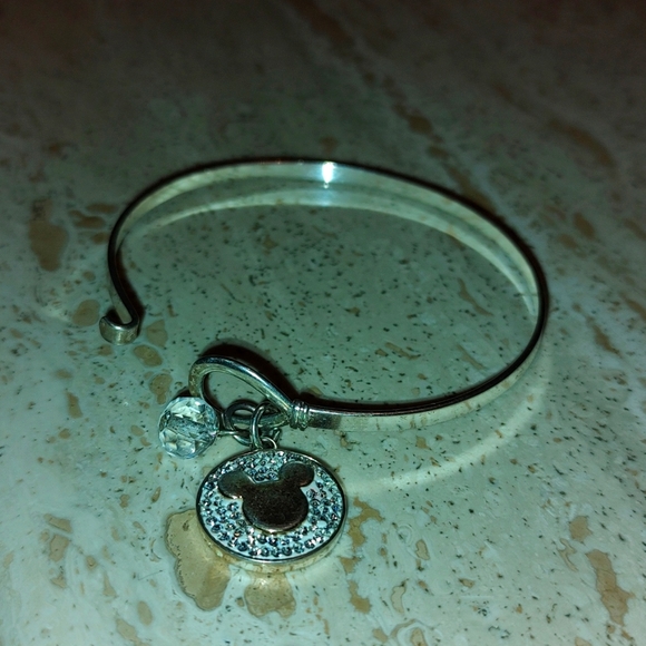 Beautiful Disney bracelet - Picture 5 of 10